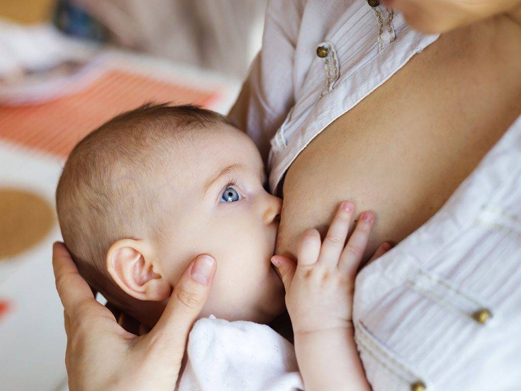 Как правильно определить, готов ли малыш к отлучению от привычной груди