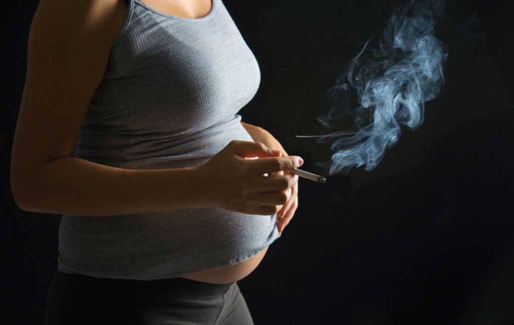 Какие последствия курения во время беременности бывают для женщины