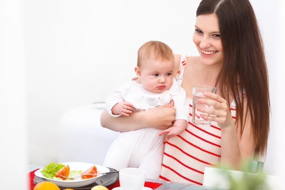 Самые распространенные мифы о питании кормящей мамочки