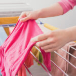 Как правильно сушить и гладить детские вещи и белье?