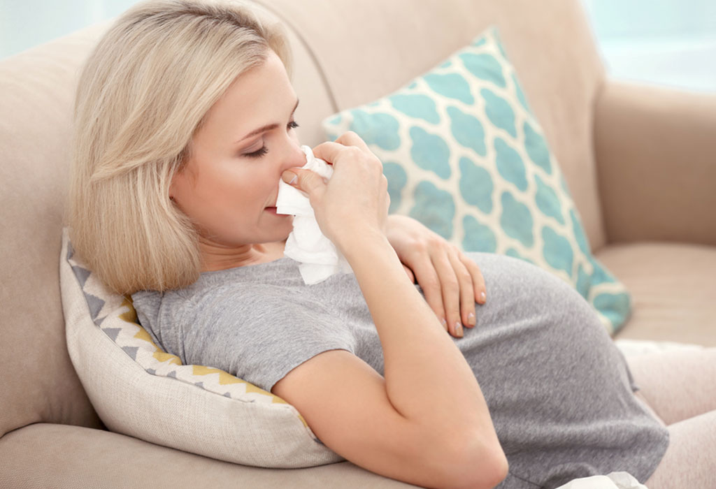 Что помогает от насморка во время беременности?