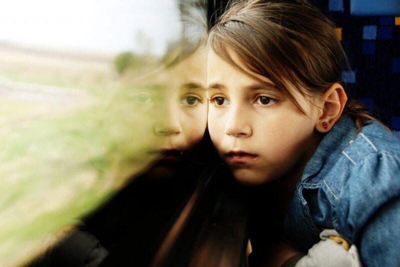 Детская депрессия: как распознать и бороться с ней