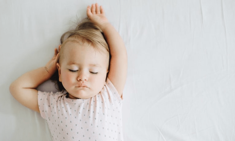 Сколько должен спать новорожденный?